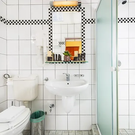 Leo Panzio Otel 3*