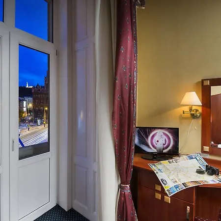 Leo Panzio Budapest